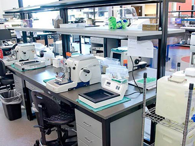 實(shí)驗(yàn)臺廠家介紹如何清洗實(shí)驗(yàn)臺